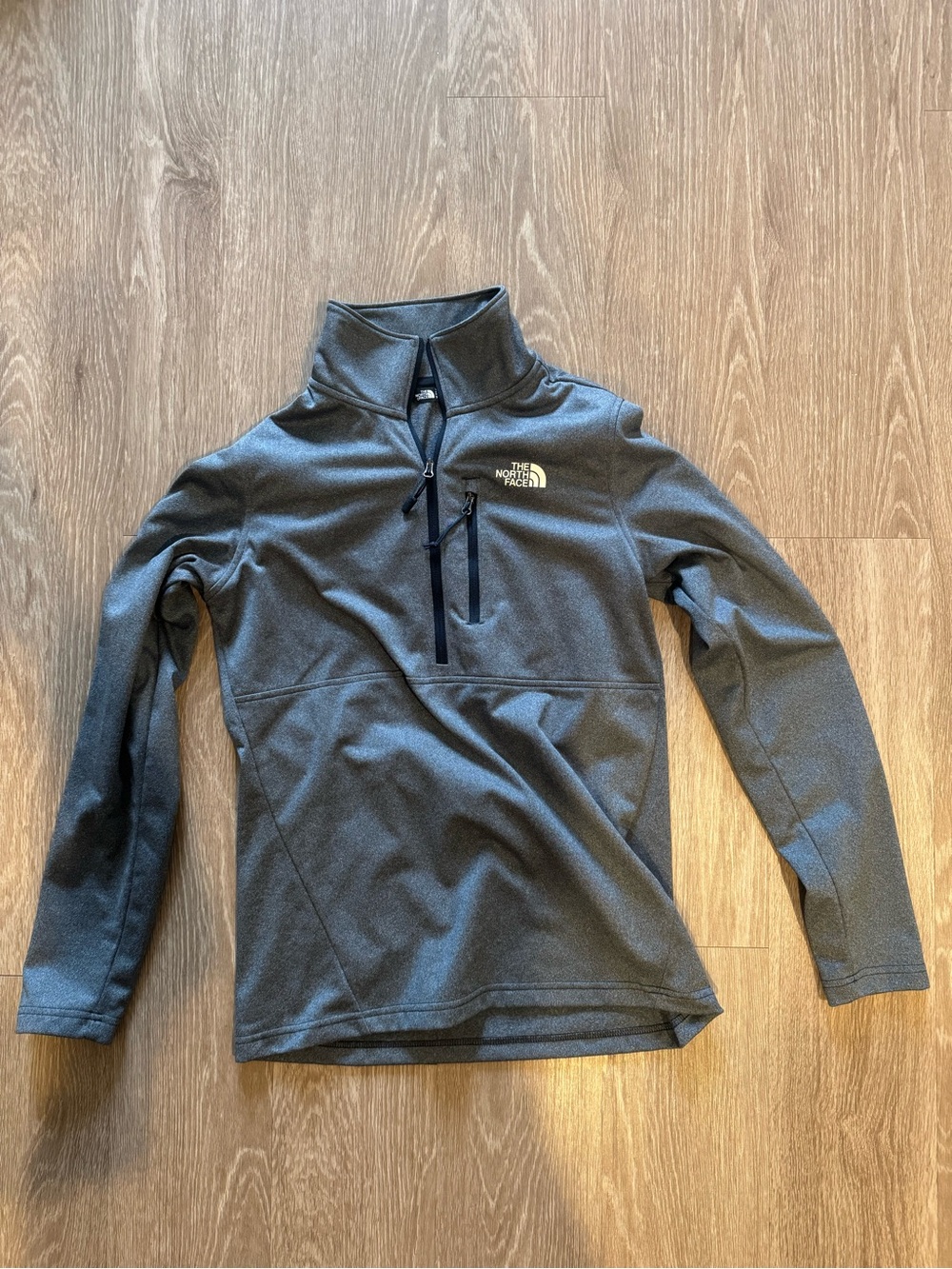 The North Face womenโs Grey Quarter-Zip Pullover sz small